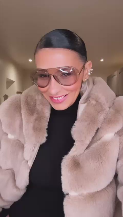 Manteau à capuche fourrure végan taille unique